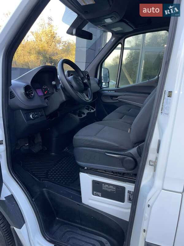 Грузовой фургон Mercedes-Benz Sprinter 2020 в Черновцах