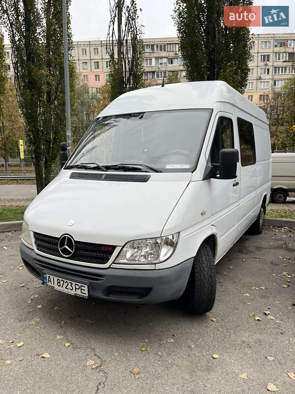Грузопассажирский фургон Mercedes-Benz Sprinter 2005 в  фото Грузопассажирский фургон Mercedes-Benz Sprinter 2005 в