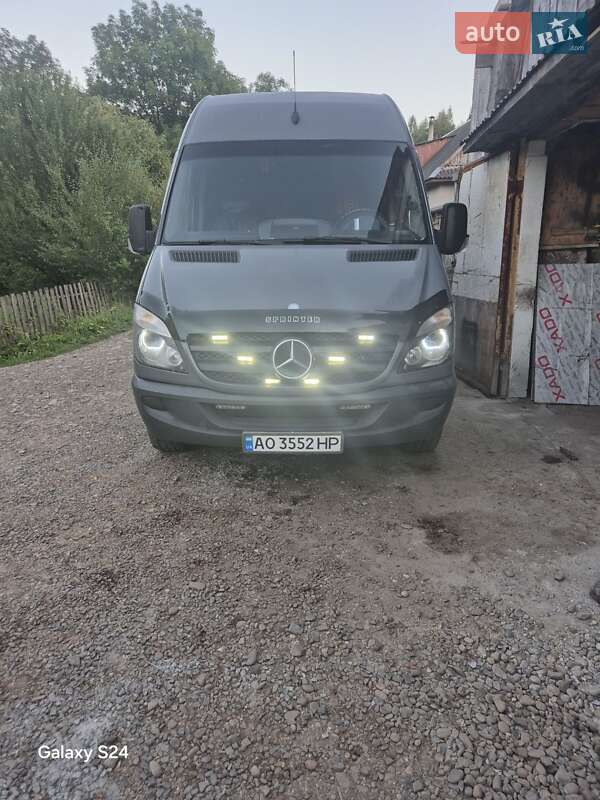 Микроавтобус Mercedes-Benz Sprinter 2008 в Межгорье