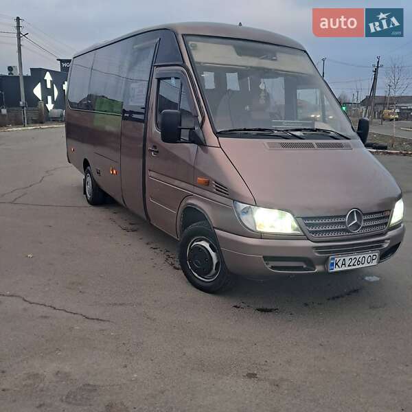 Приміський автобус Mercedes-Benz Sprinter 2001 в Бучі
