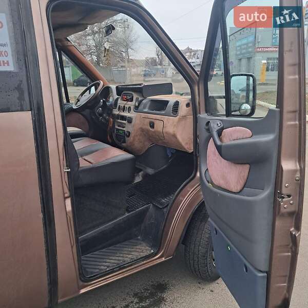 Приміський автобус Mercedes-Benz Sprinter 2001 в Бучі