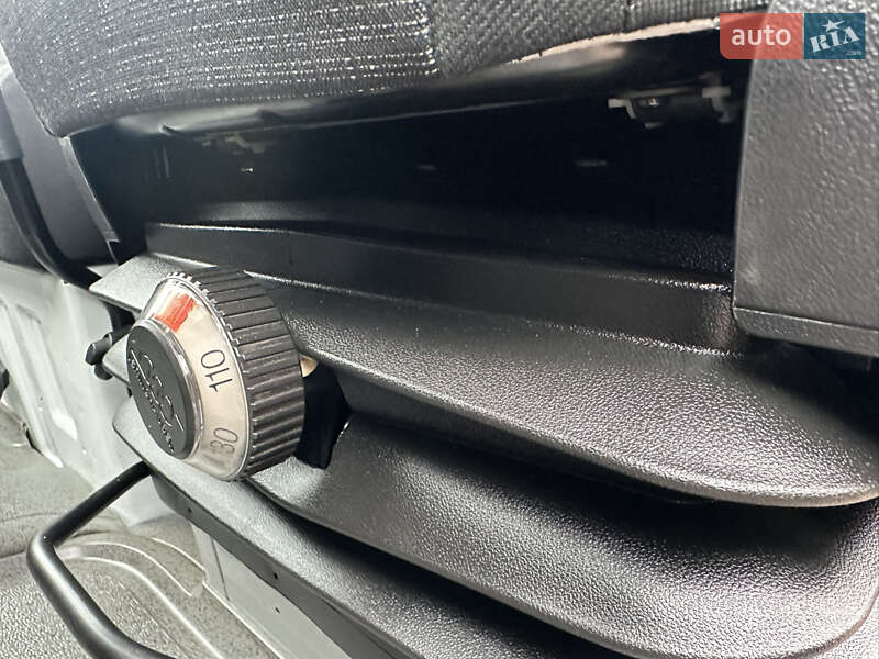 Вантажний фургон Mercedes-Benz Sprinter 2016 в Бердичеві фото 22 Вантажний фургон Mercedes-Benz Sprinter 2016 в Бердичеві