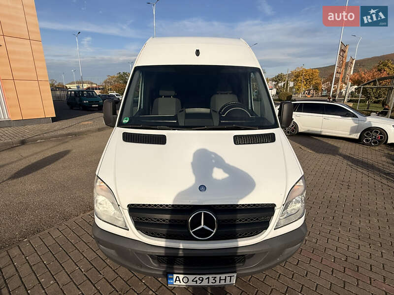 Mercedes-Benz Sprinter 2013
