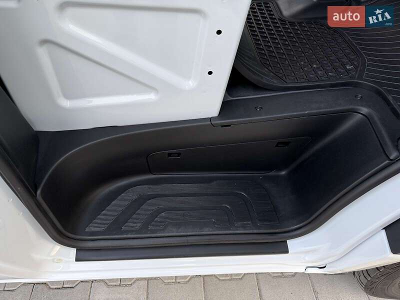 Грузовой фургон Mercedes-Benz Sprinter 2021 в Дубно фото 79 Грузовой фургон Mercedes-Benz Sprinter 2021 в Дубно