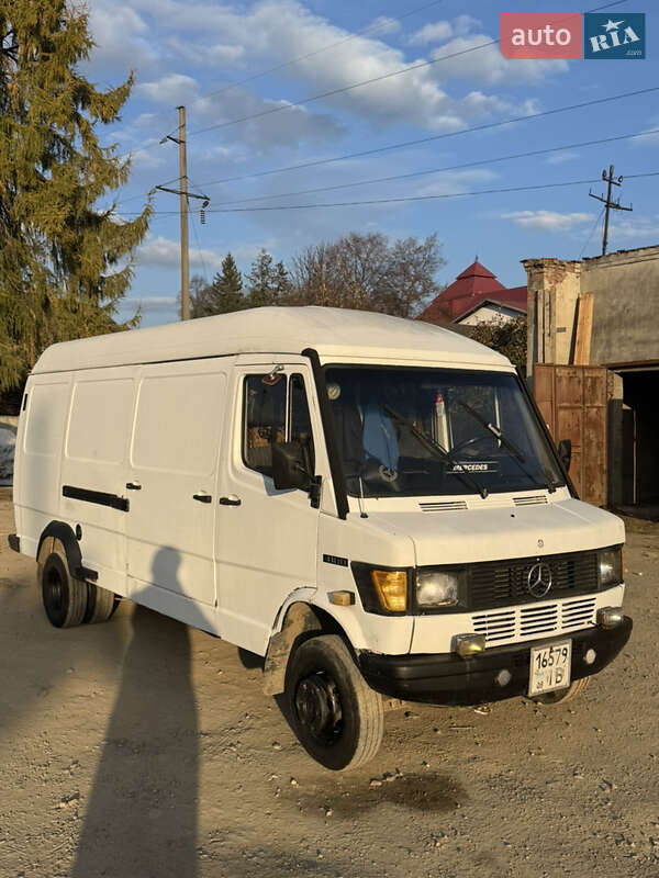 Вантажний фургон Mercedes-Benz Sprinter 1995 в Верхньому Вербіжі