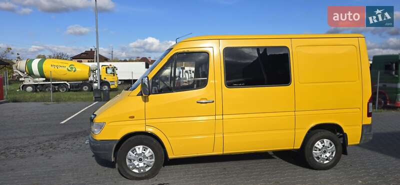 Вантажопасажирський фургон Mercedes-Benz Sprinter 1998 в Чернівцях
