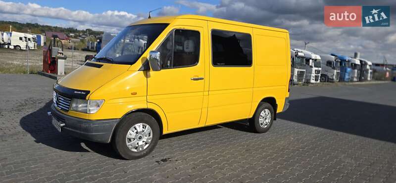 Вантажопасажирський фургон Mercedes-Benz Sprinter 1998 в Чернівцях