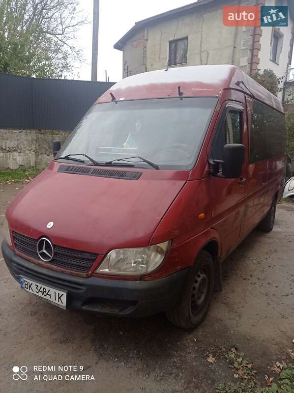 Микроавтобус Mercedes-Benz Sprinter 2001 в  фото Микроавтобус Mercedes-Benz Sprinter 2001 в