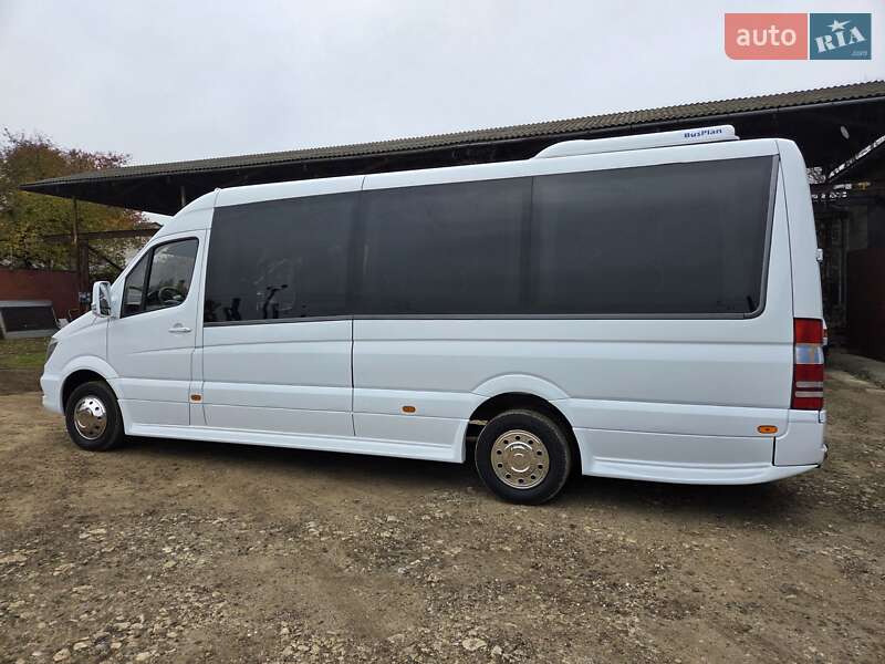 Туристичний / Міжміський автобус Mercedes-Benz Sprinter 2015 в Чернівцях