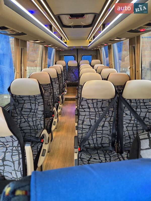 Туристичний / Міжміський автобус Mercedes-Benz Sprinter 2015 в Чернівцях