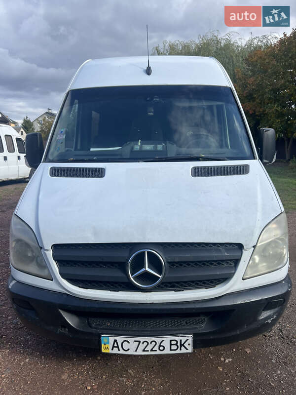 Грузопассажирский фургон Mercedes-Benz Sprinter 2008 в  фото Грузопассажирский фургон Mercedes-Benz Sprinter 2008 в