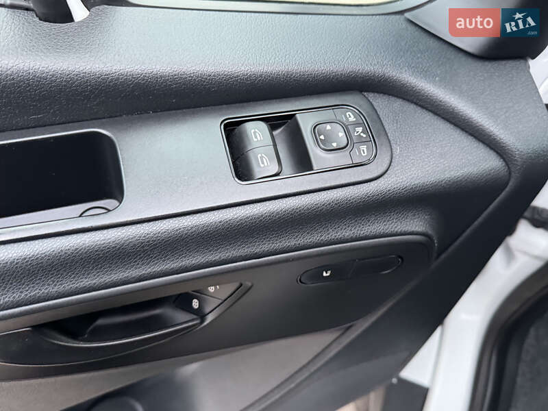 Вантажний фургон Mercedes-Benz Sprinter 2019 в Рівному