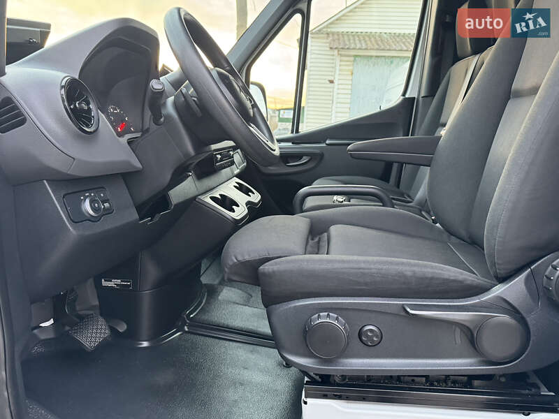 Вантажний фургон Mercedes-Benz Sprinter 2019 в Рівному