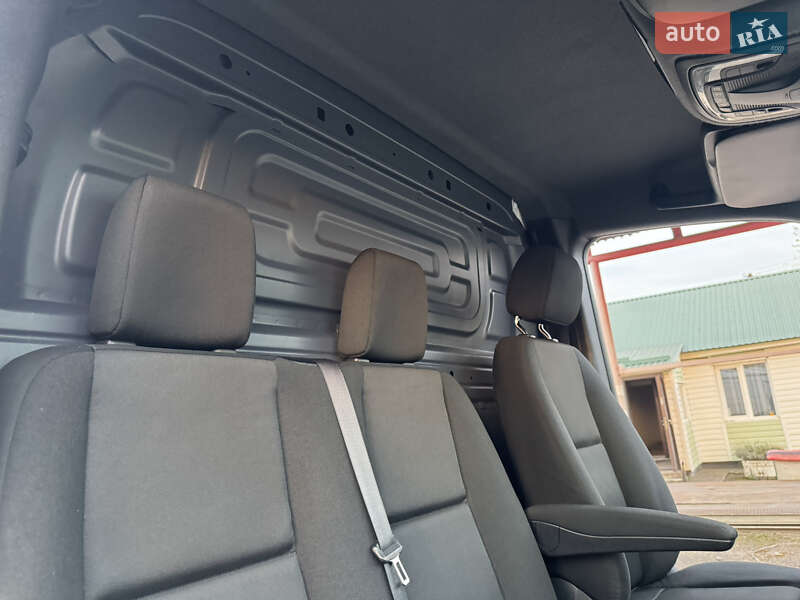 Вантажний фургон Mercedes-Benz Sprinter 2019 в Рівному