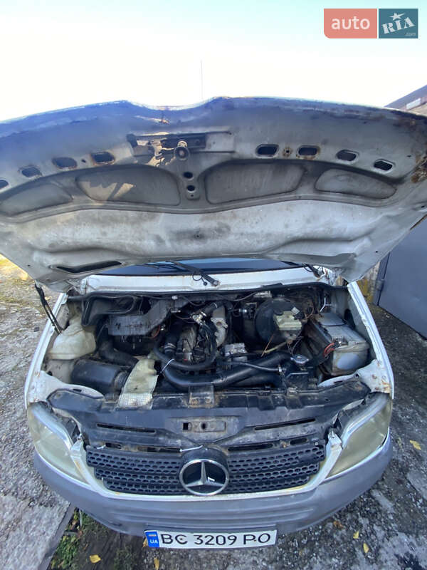 Грузопассажирский фургон Mercedes-Benz Sprinter 1997 в Львове