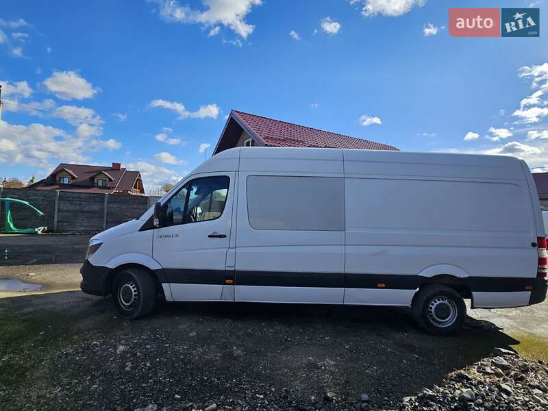 Вантажопасажирський фургон Mercedes-Benz Sprinter 2016 в Комарному