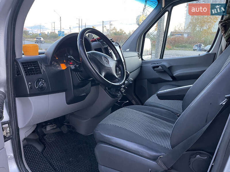 Грузовой фургон Mercedes-Benz Sprinter 2007 в Стрые