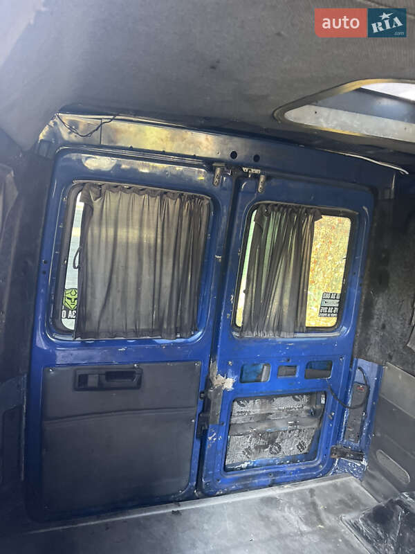 Грузопассажирский фургон Mercedes-Benz Sprinter 2005 в Киеве