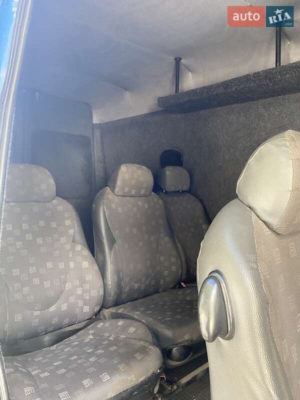 Грузопассажирский фургон Mercedes-Benz Sprinter 2004 в Могилев-Подольске