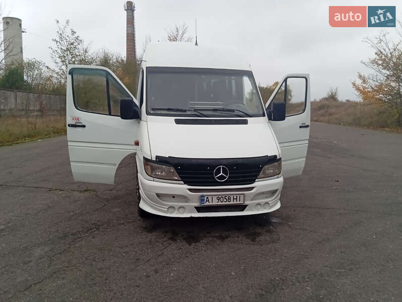 Пригородный автобус Mercedes-Benz Sprinter 2002 в Киеве