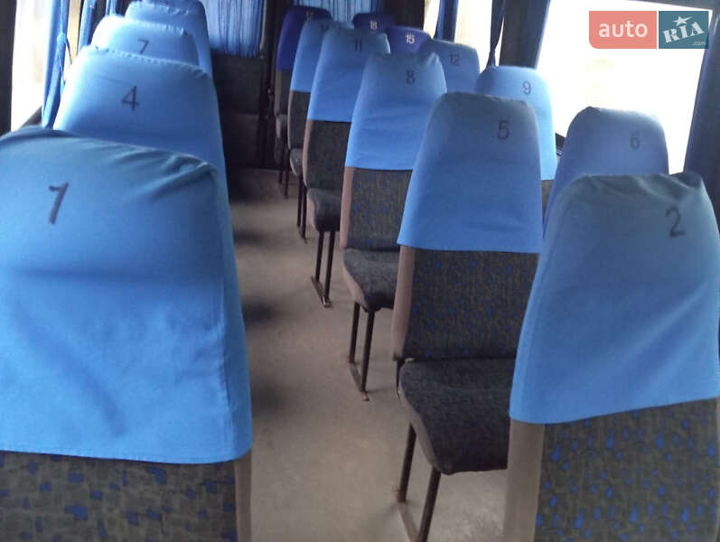 Пригородный автобус Mercedes-Benz Sprinter 2002 в Киеве