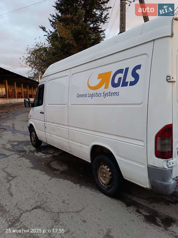 Вантажний фургон Mercedes-Benz Sprinter 2003 в Рівному фото 5 Вантажний фургон Mercedes-Benz Sprinter 2003 в Рівному