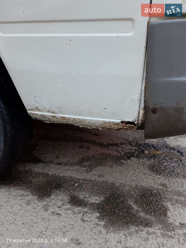 Вантажний фургон Mercedes-Benz Sprinter 2003 в Рівному фото 20 Вантажний фургон Mercedes-Benz Sprinter 2003 в Рівному