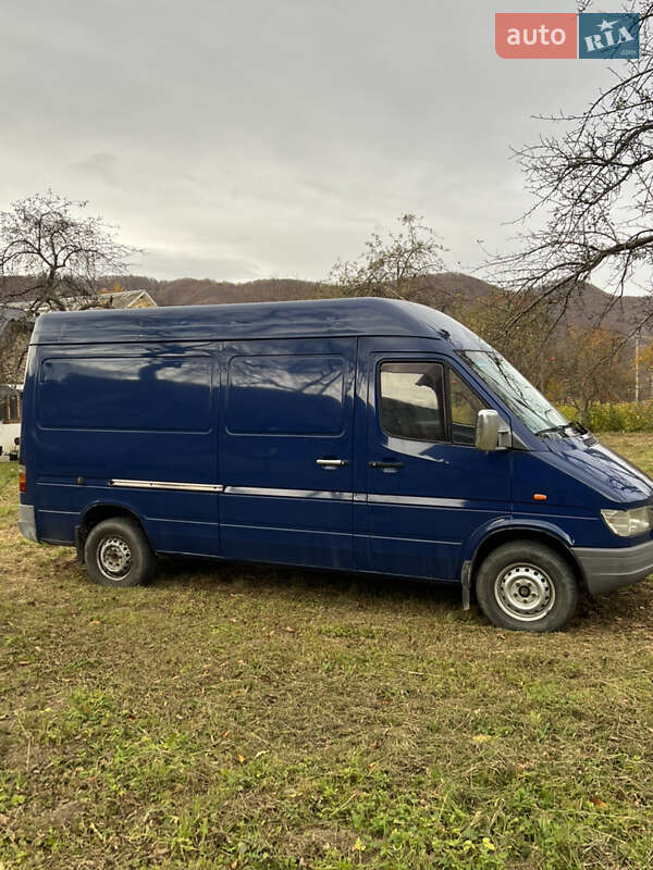 Грузовой фургон Mercedes-Benz Sprinter 1997 в Кутах