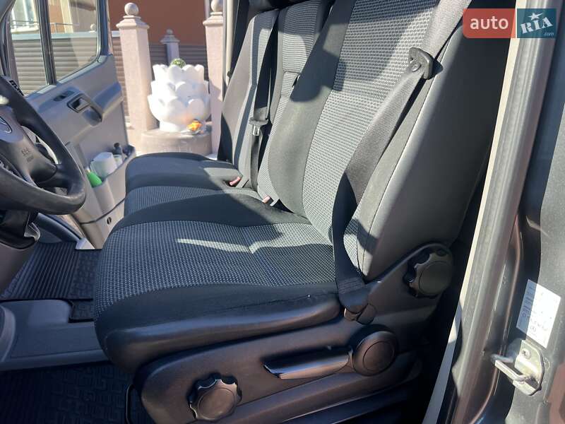 Вантажний фургон Mercedes-Benz Sprinter 2012 в Чернівцях