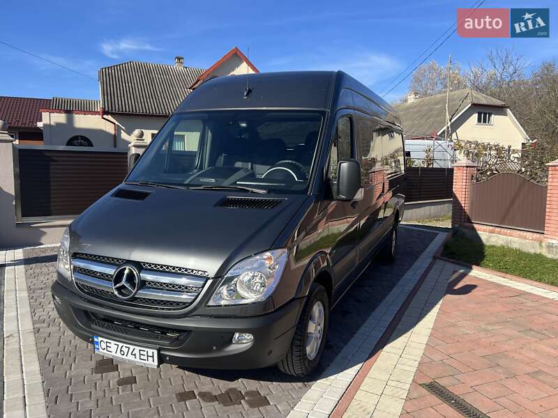 Вантажний фургон Mercedes-Benz Sprinter 2012 в Чернівцях