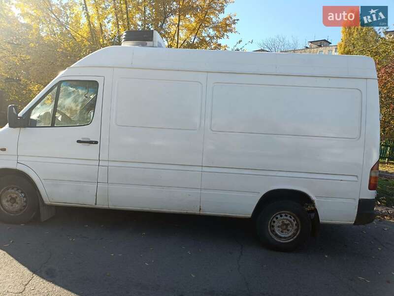 Вантажний фургон Mercedes-Benz Sprinter 2001 в Кривому Розі