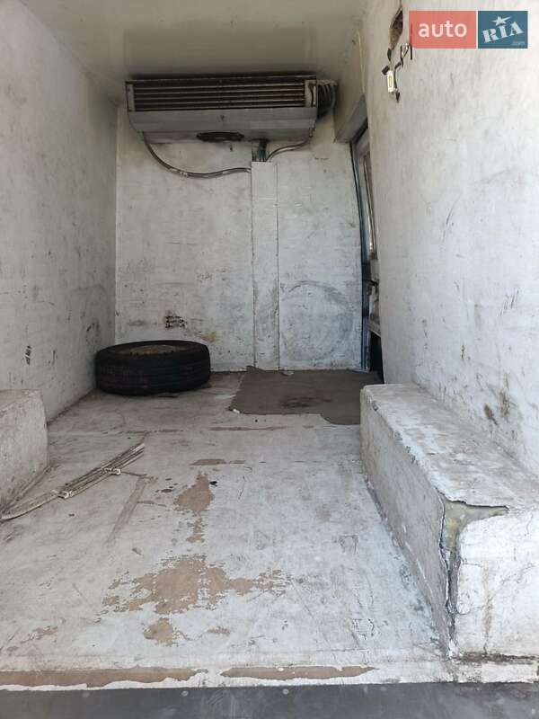 Вантажний фургон Mercedes-Benz Sprinter 2001 в Кривому Розі