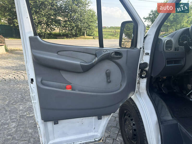 Грузовой фургон Mercedes-Benz Sprinter 2001 в Ужгороде