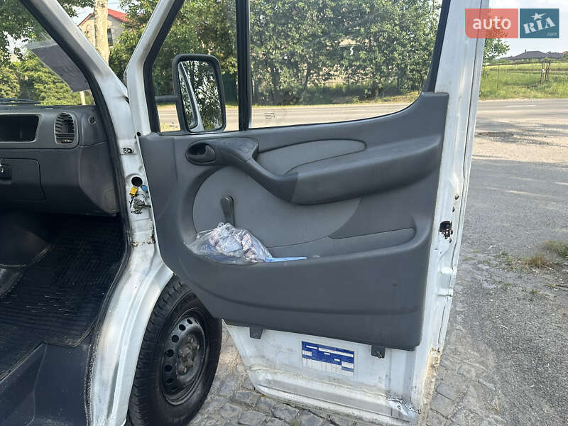 Грузовой фургон Mercedes-Benz Sprinter 2001 в Ужгороде