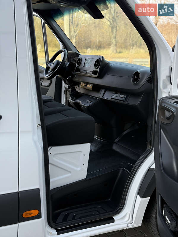 Вантажний фургон Mercedes-Benz Sprinter 2020 в Рівному фото 22 Вантажний фургон Mercedes-Benz Sprinter 2020 в Рівному