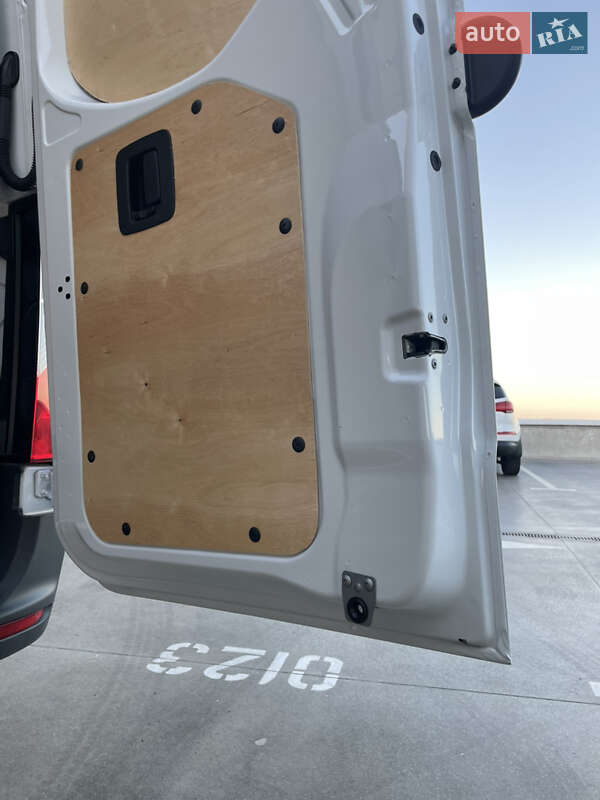 Грузовой фургон Mercedes-Benz Sprinter 2023 в Одессе