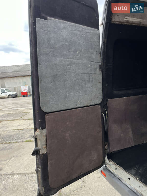 Мінівен Mercedes-Benz Sprinter 2005 в Нововолинську фото 33 Мінівен Mercedes-Benz Sprinter 2005 в Нововолинську