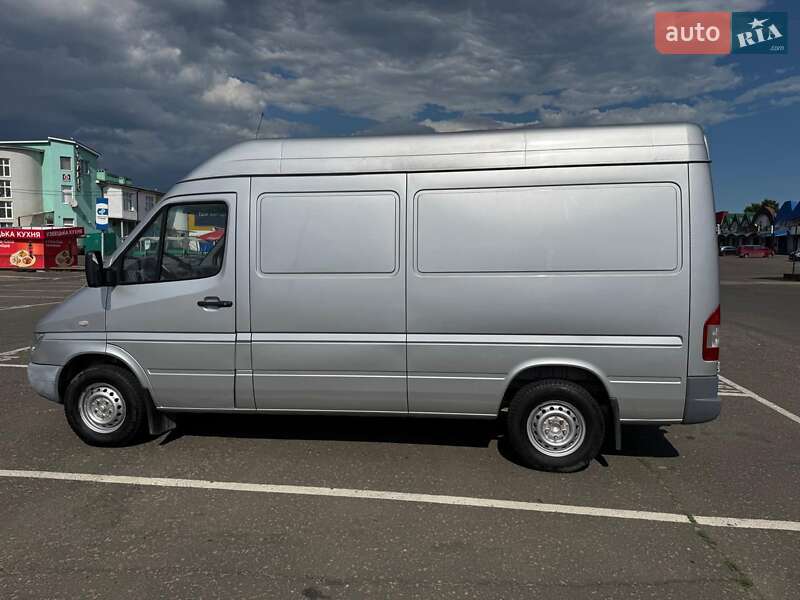 Вантажний фургон Mercedes-Benz Sprinter 2004 в Одесі фото 2 Вантажний фургон Mercedes-Benz Sprinter 2004 в Одесі