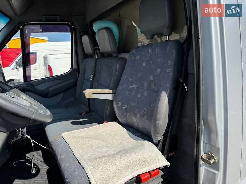 Вантажний фургон Mercedes-Benz Sprinter 2004 в Одесі фото 8 Вантажний фургон Mercedes-Benz Sprinter 2004 в Одесі