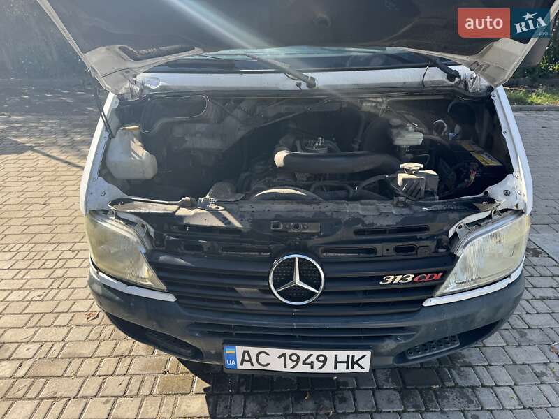 Вантажний фургон Mercedes-Benz Sprinter 2000 в Луцьку фото 11 Вантажний фургон Mercedes-Benz Sprinter 2000 в Луцьку