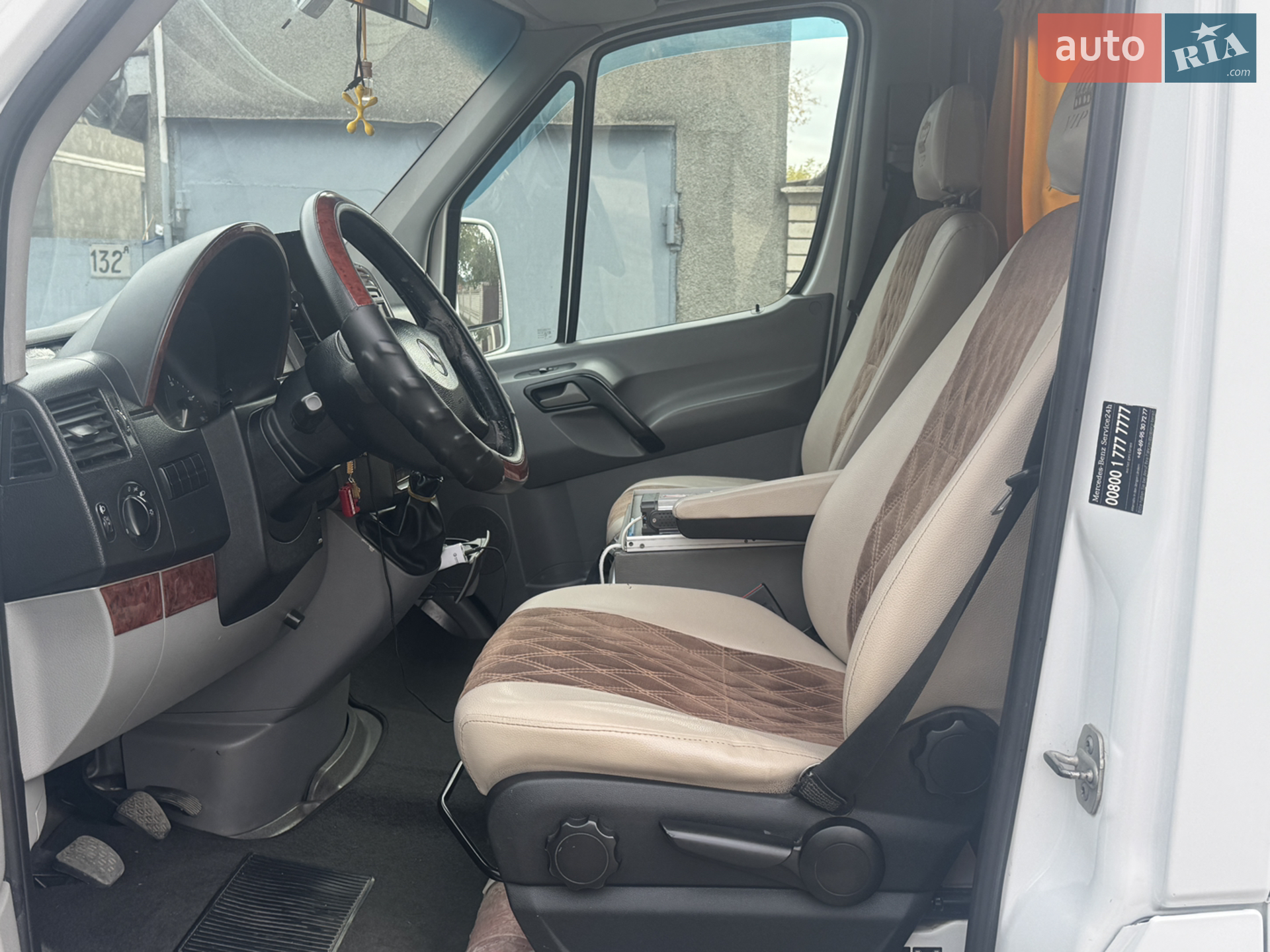 2010 Mercedes-Benz Sprinter - мініатюра 14