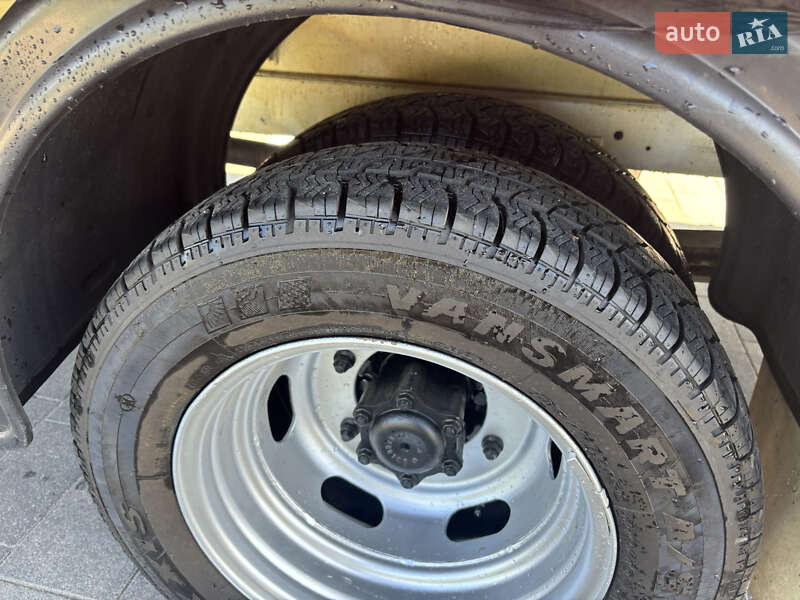 Вантажний фургон Mercedes-Benz Sprinter 2005 в Луцьку