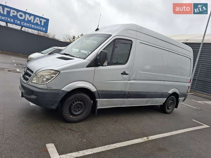 Вантажний фургон Mercedes-Benz Sprinter 2006 в Києві