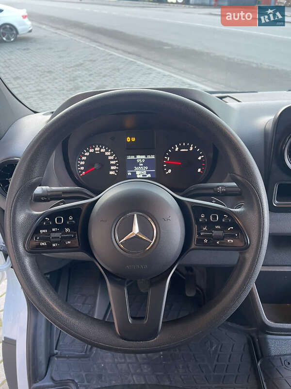 Вантажний фургон Mercedes-Benz Sprinter 2018 в Ужгороді фото 10 Вантажний фургон Mercedes-Benz Sprinter 2018 в Ужгороді