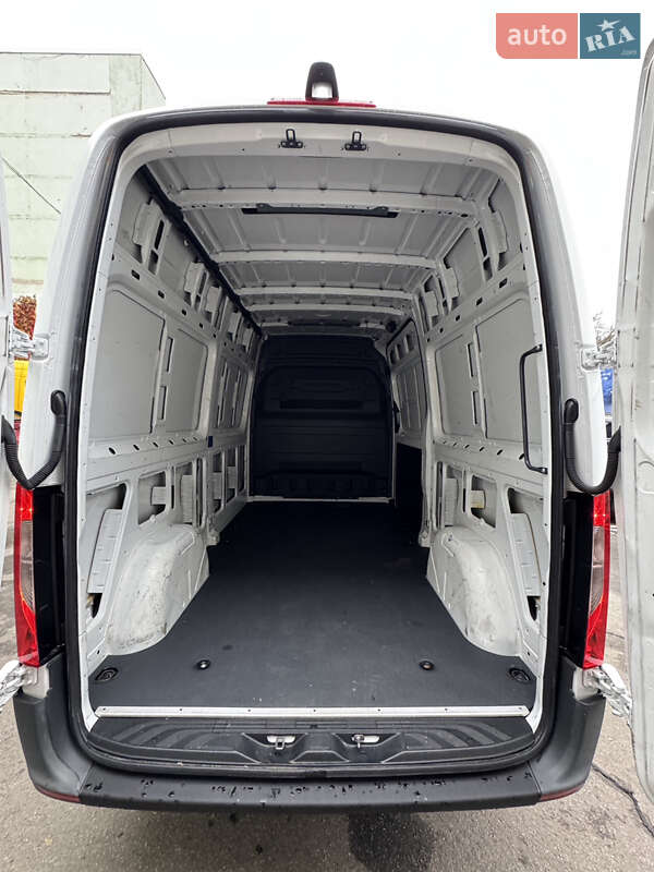 Грузовой фургон Mercedes-Benz Sprinter 2022 в Киеве фото 31 Грузовой фургон Mercedes-Benz Sprinter 2022 в Киеве