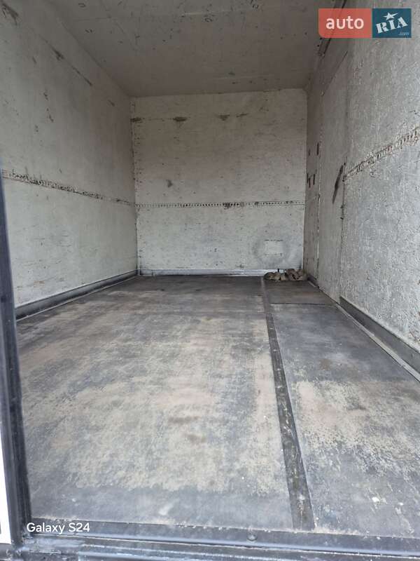 Вантажний фургон Mercedes-Benz Sprinter 2000 в Житомирі