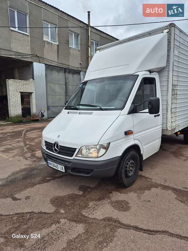 Вантажний фургон Mercedes-Benz Sprinter 2000 в Житомирі