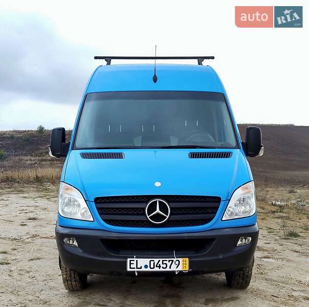 Вантажний фургон Mercedes-Benz Sprinter 2011 в Рівному