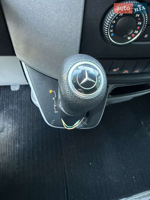 Вантажний фургон Mercedes-Benz Sprinter 2014 в Рівному