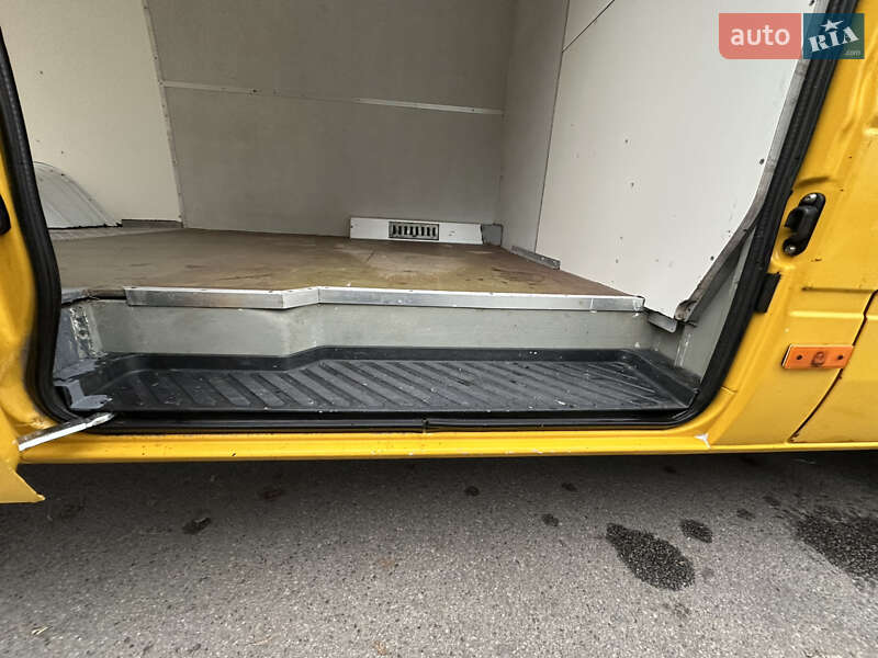 Вантажний фургон Mercedes-Benz Sprinter 2006 в Дніпрі фото 28 Вантажний фургон Mercedes-Benz Sprinter 2006 в Дніпрі